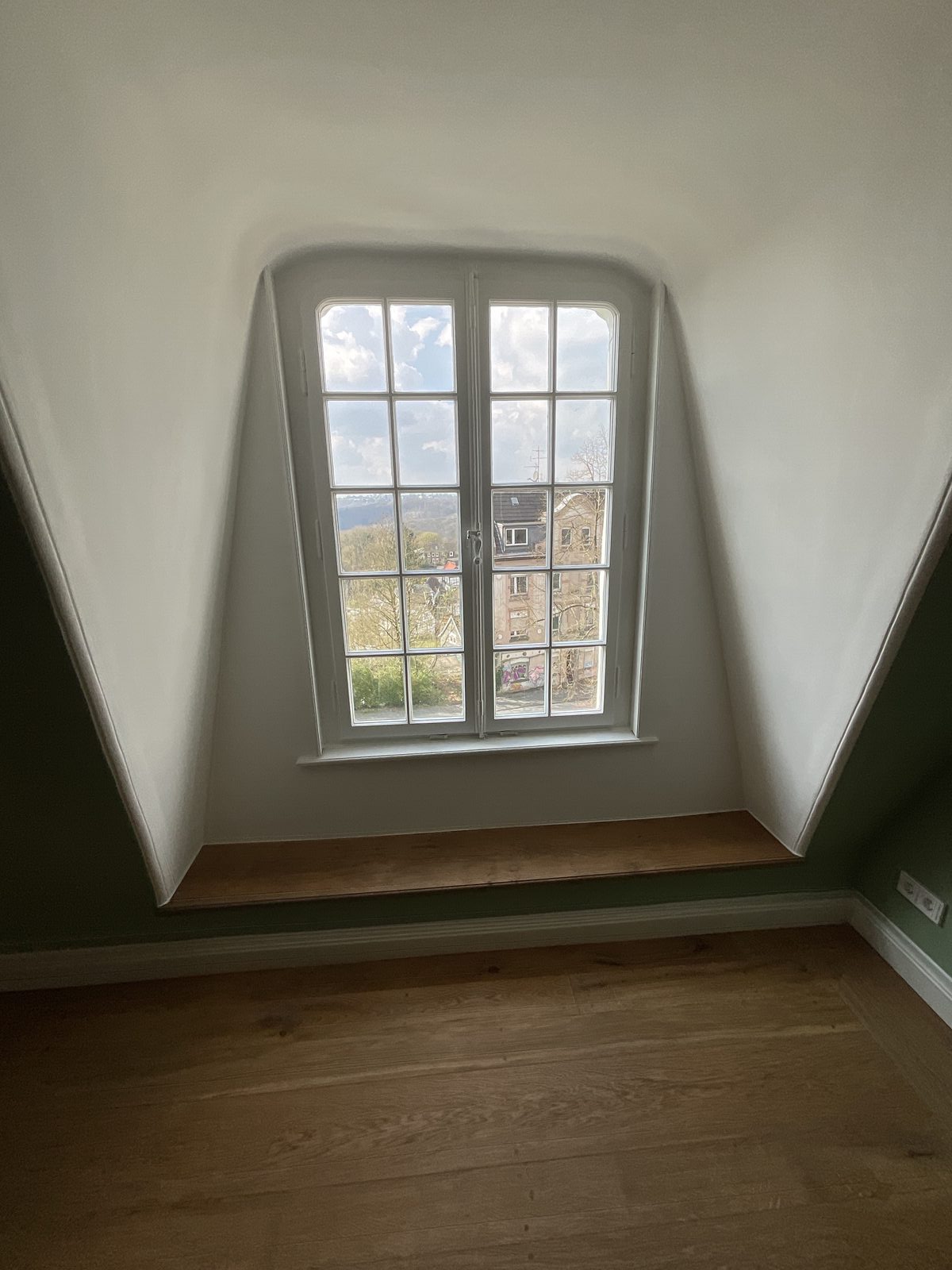 Raum mit grüner Kalkglätte