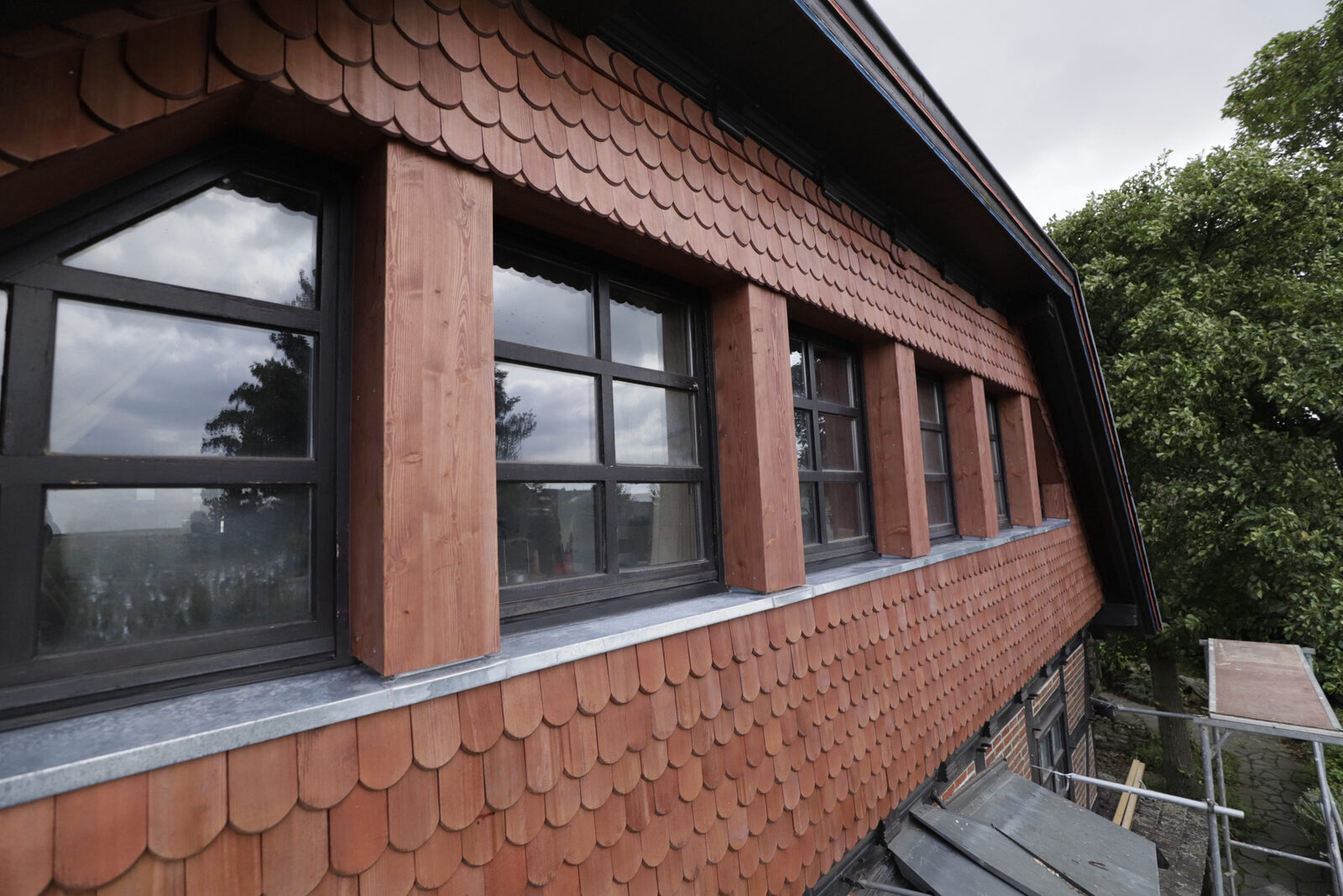 Lärchenschindelfassade am Niederrhein