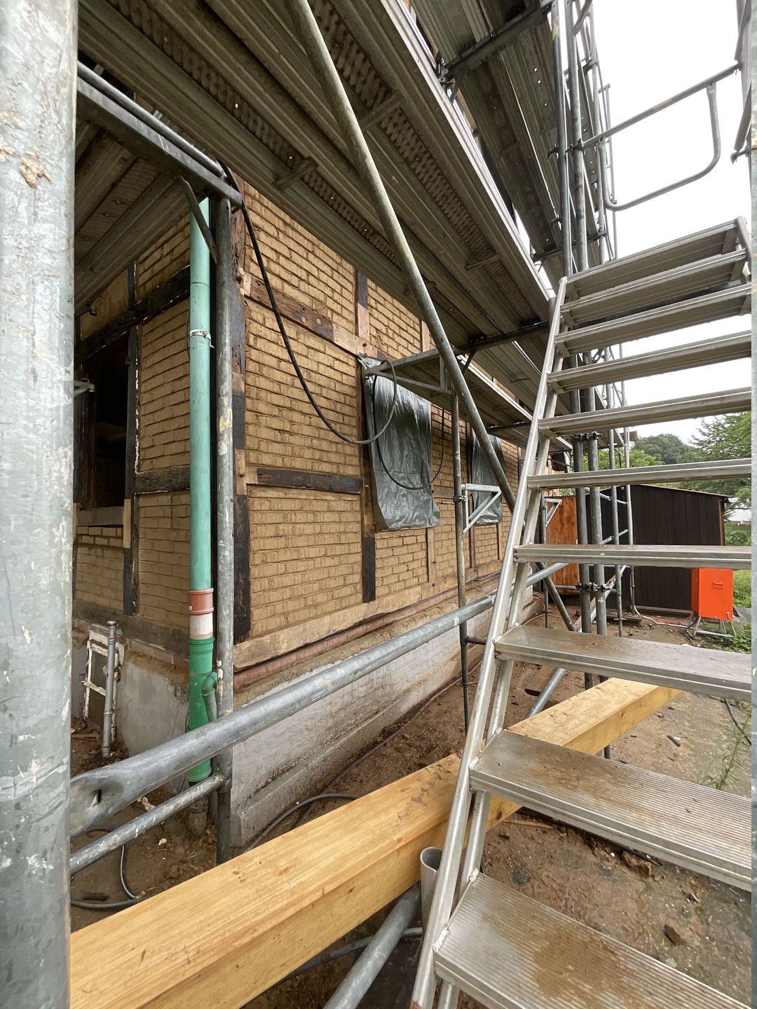 Lehmsteine in der Fachwerk-Ausfachung Ausfachung mit ökologischen Lehmsteinen