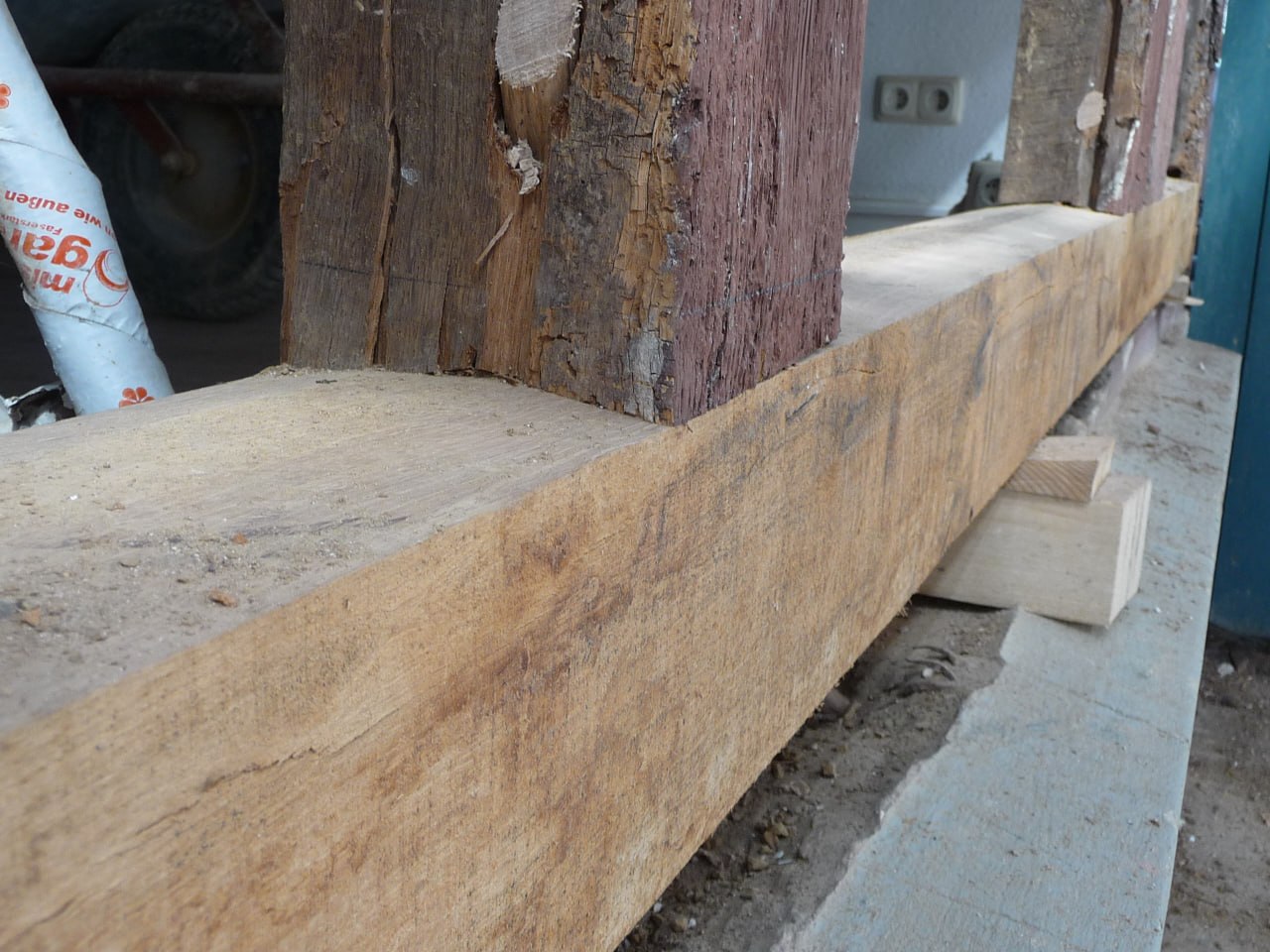 Holzverbindung im Fachwerk, Eichenholz (2/3)